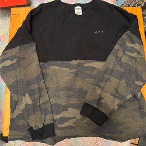 PINK Victoria's Secret Camo Black Long Sleeve Crew Neck Large Y2K Embroidered